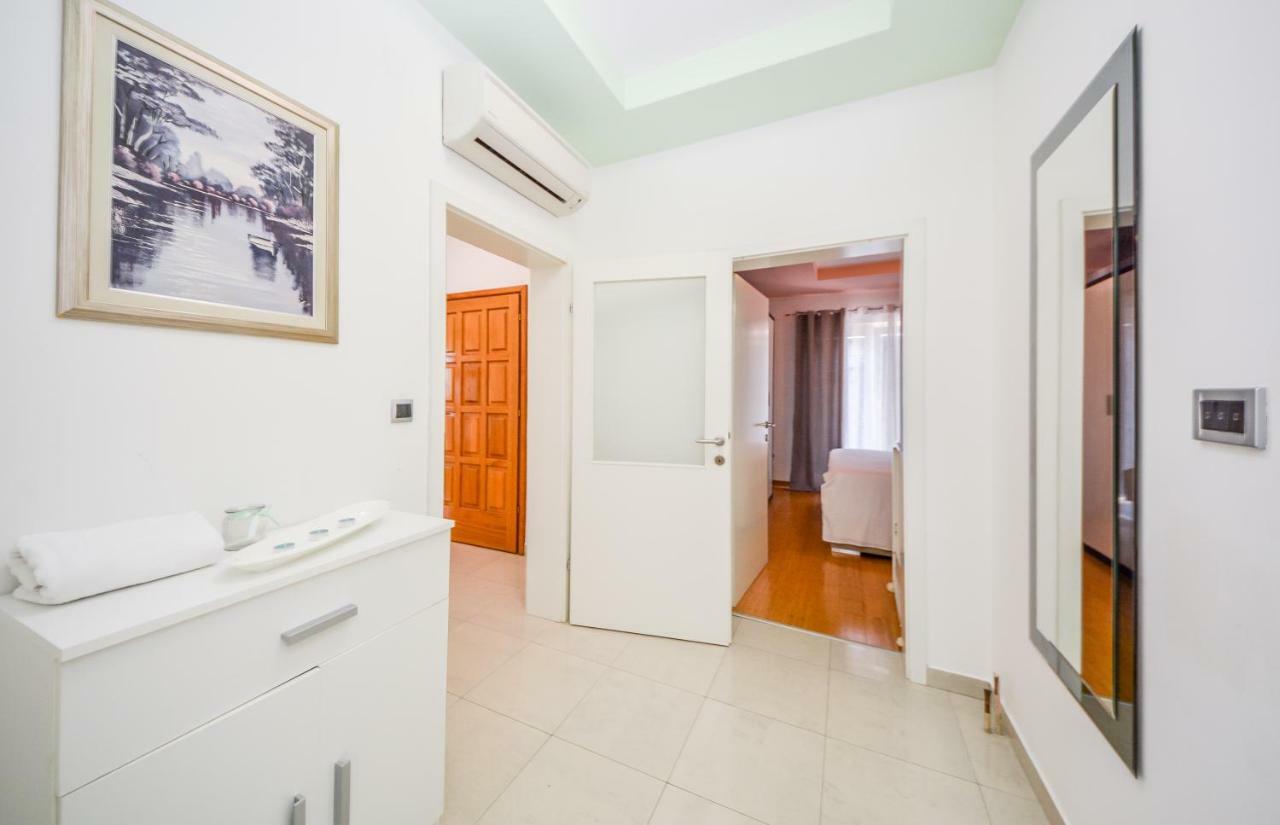 Apartments Lupe Сплит Екстериор снимка