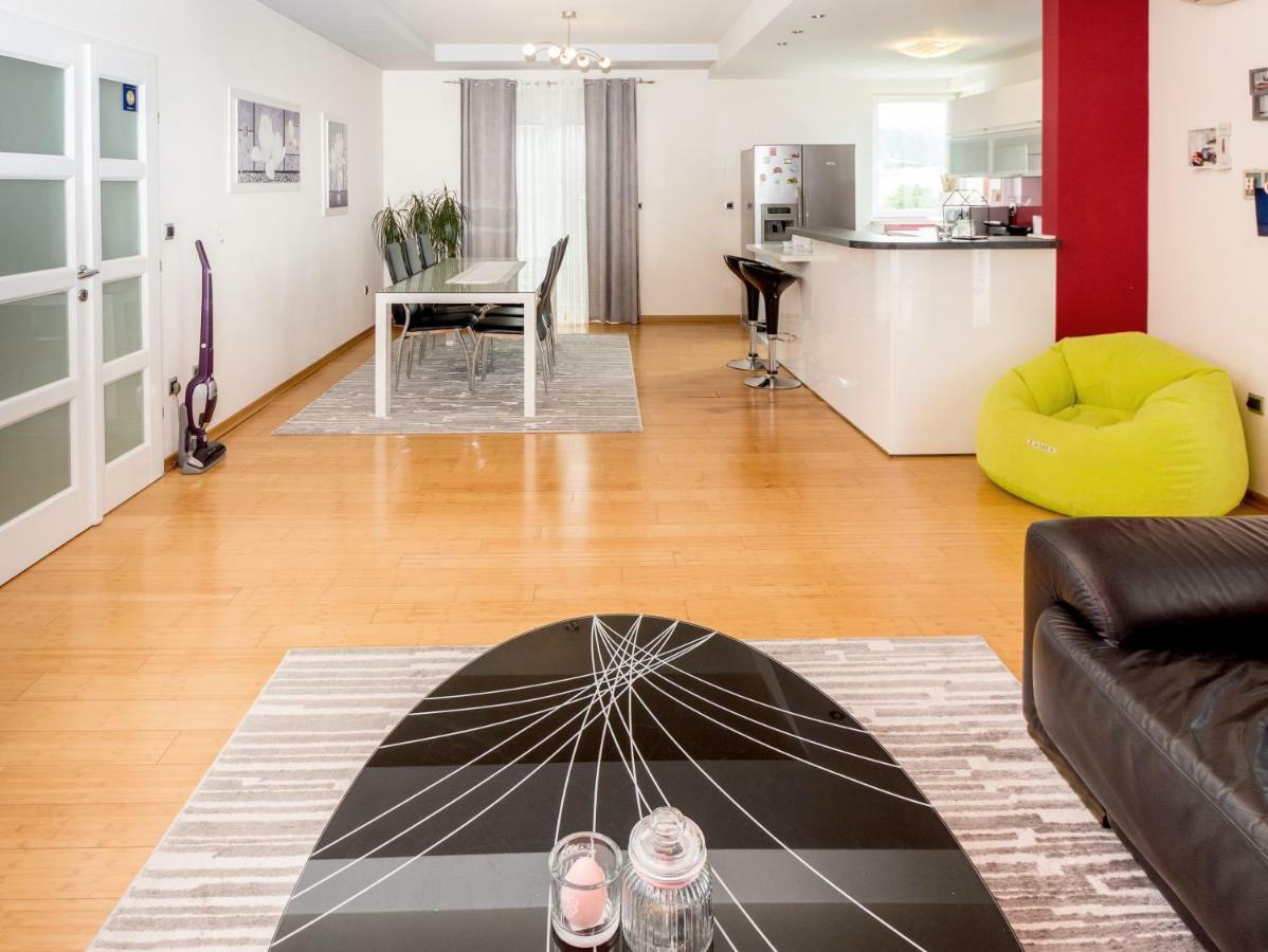 Apartments Lupe Сплит Екстериор снимка